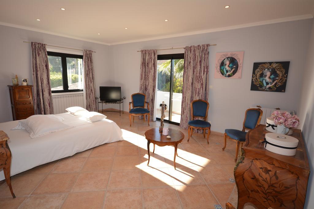 La Villa Blanche Sanary-sur-Mer Esterno foto