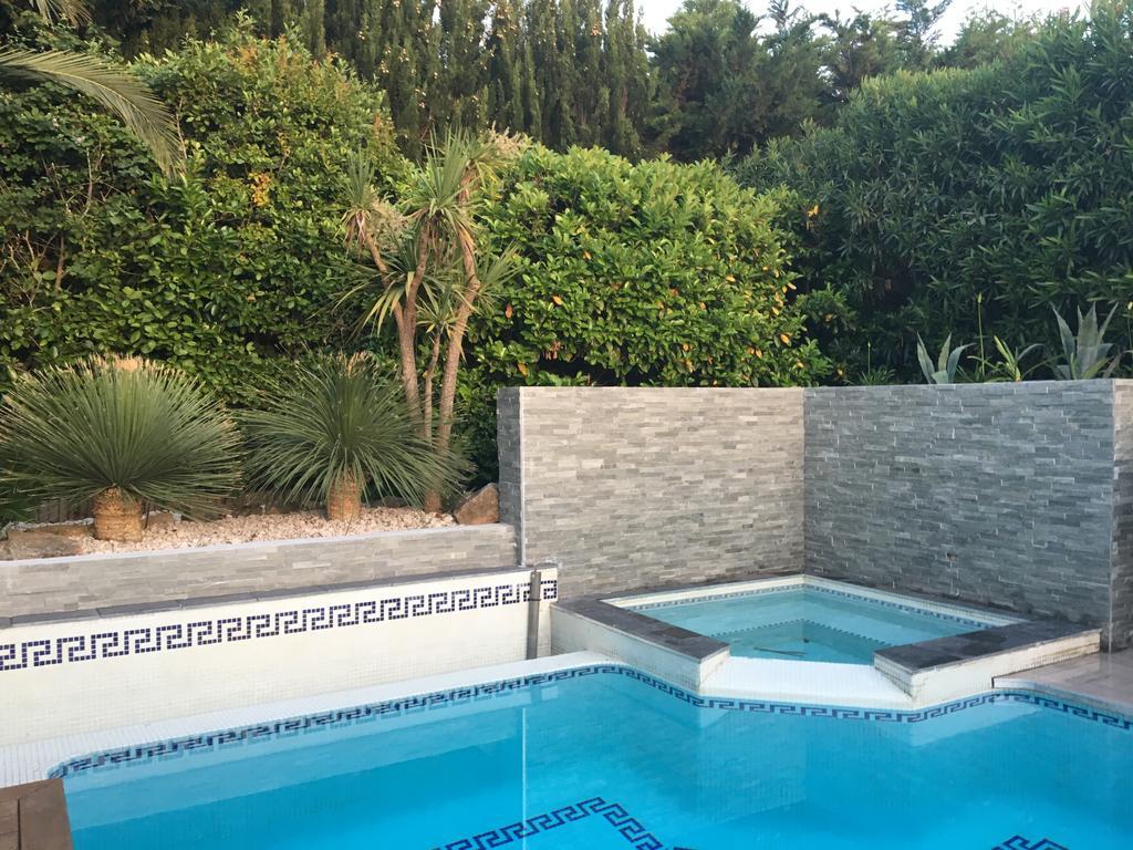 La Villa Blanche Sanary-sur-Mer Esterno foto