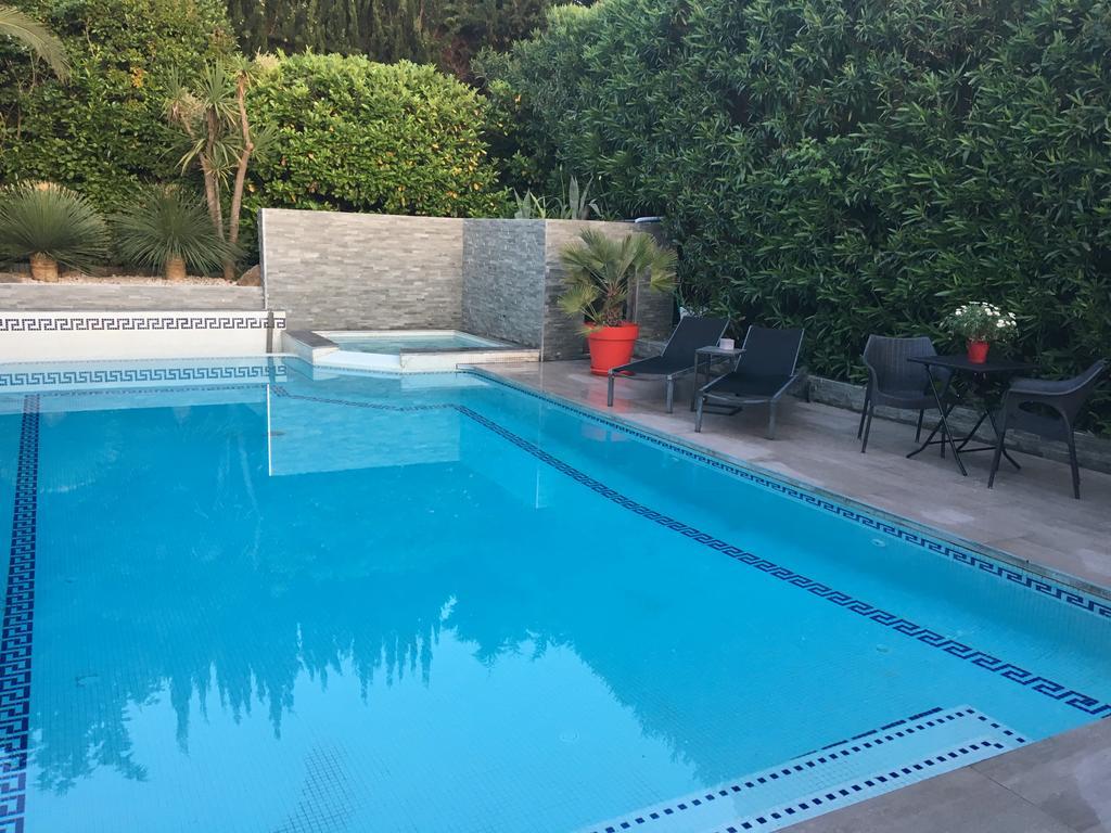 La Villa Blanche Sanary-sur-Mer Esterno foto
