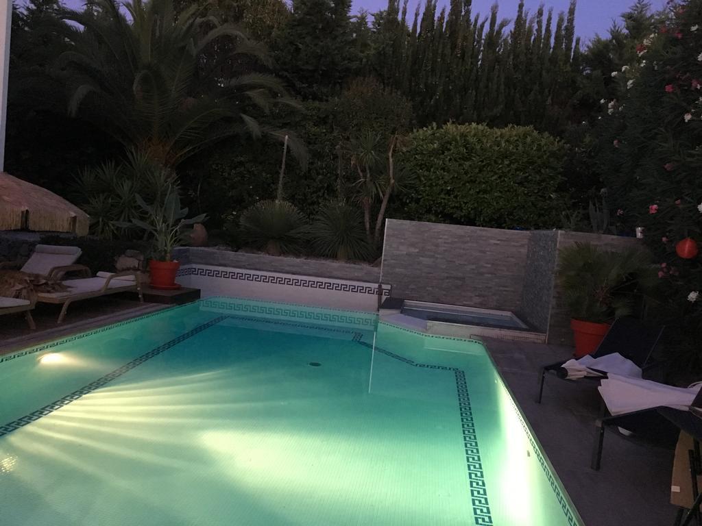 La Villa Blanche Sanary-sur-Mer Esterno foto